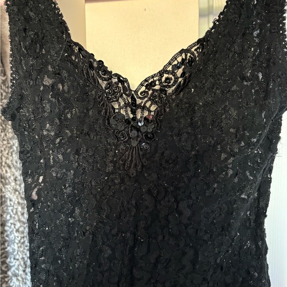 Black lace lingerie - Picture 2 of 3